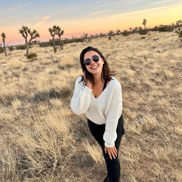 Meet your Posher, Stephanie - Picture 1 of 1